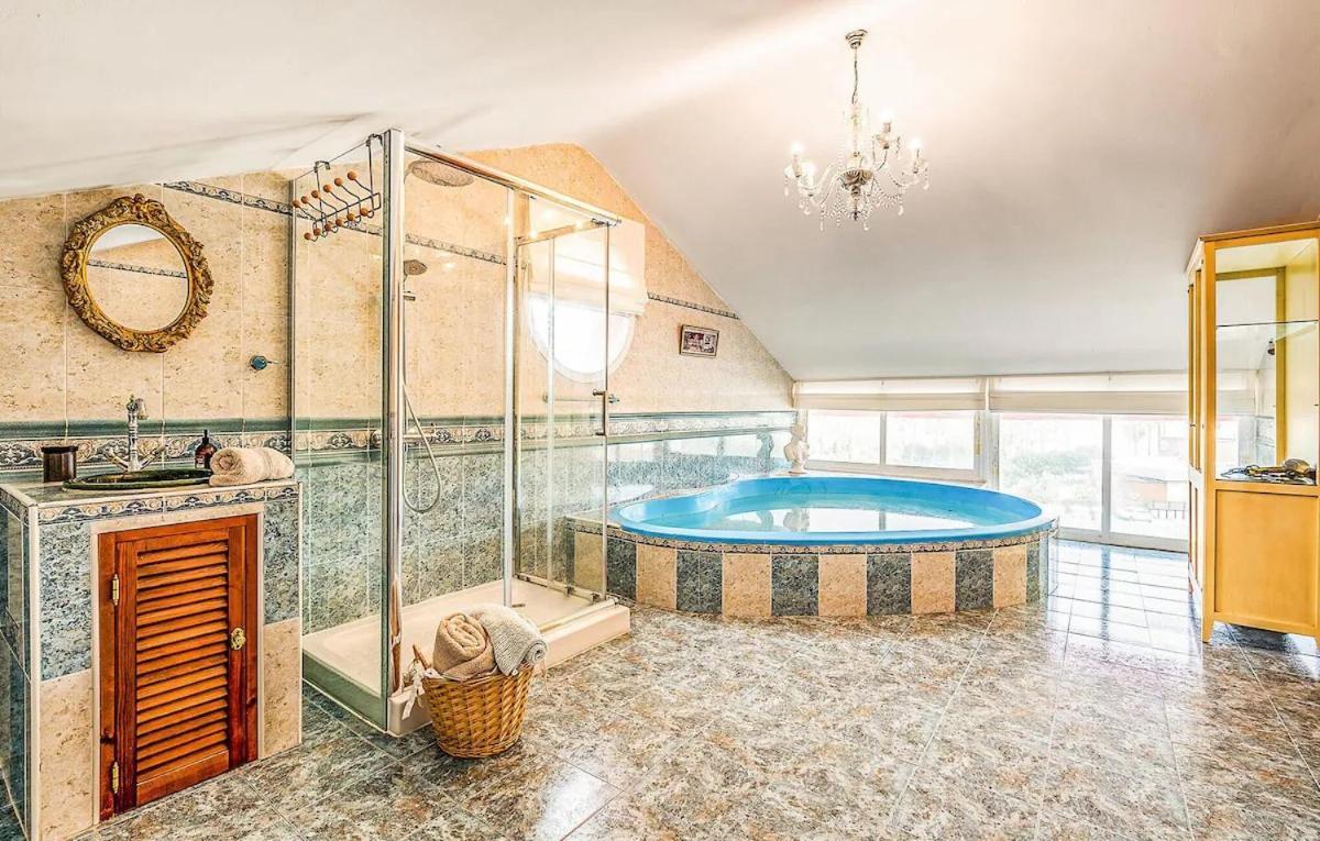 Majestic Villa By The Beach Heated Private Pool & Jacuzzi Бенальмадена Экстерьер фото